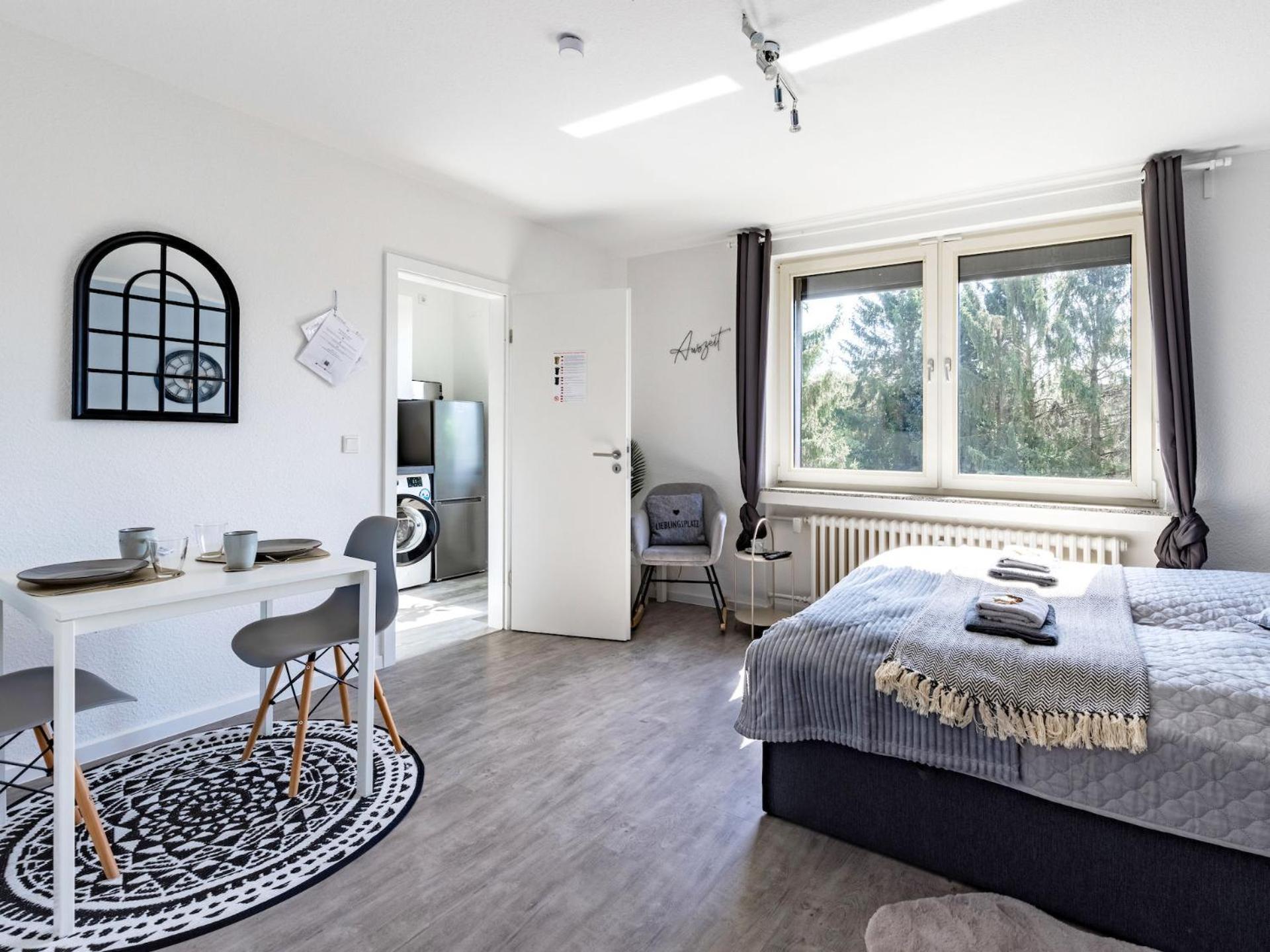 Vaz Apartments E01 Kueche, Tv, Netflix, Ca 15 Min Messe U Hbf Есен Екстериор снимка